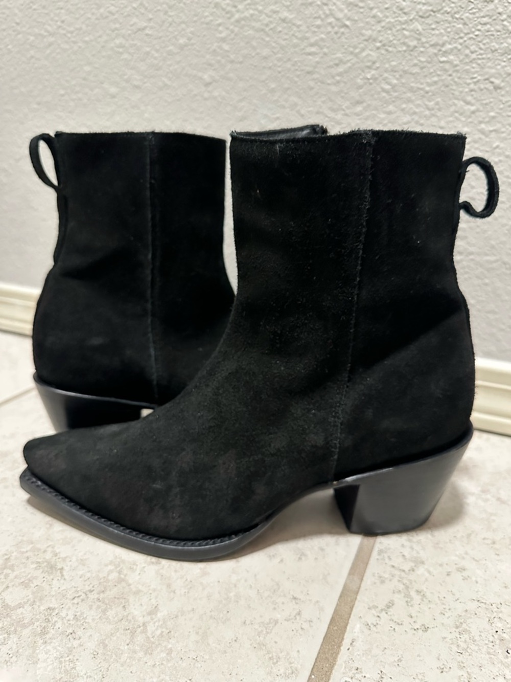 BRAND NEW Tecovas - Black Suede